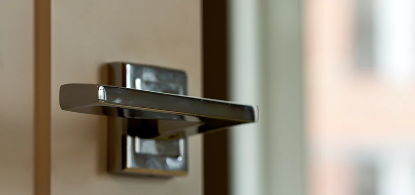 Door Lever Knob Repair in Earlimart, California