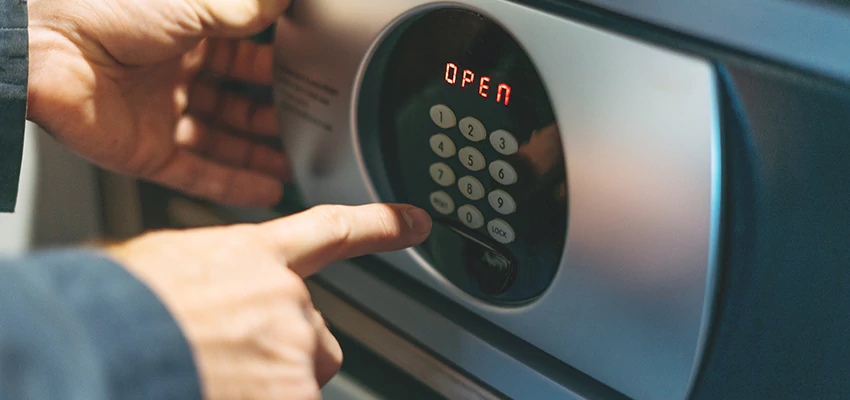 Cash Safe Openers in Earlimart, California