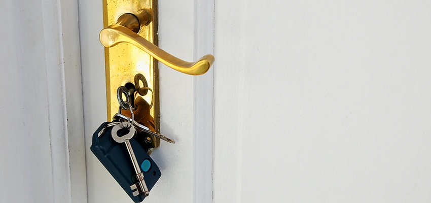 Broken Door Key Extraction in Earlimart, CA