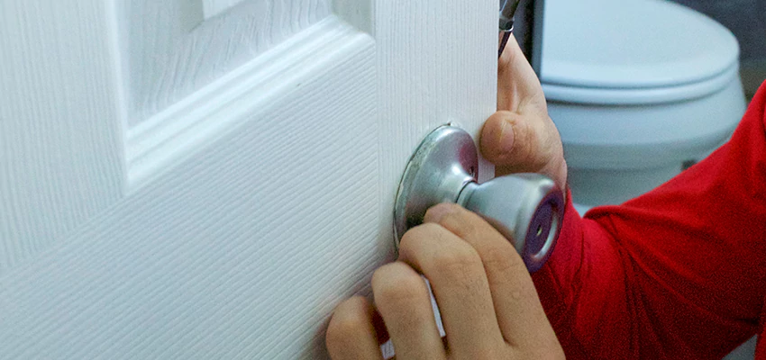 Vintage Door Knob Replacement in Earlimart, CA